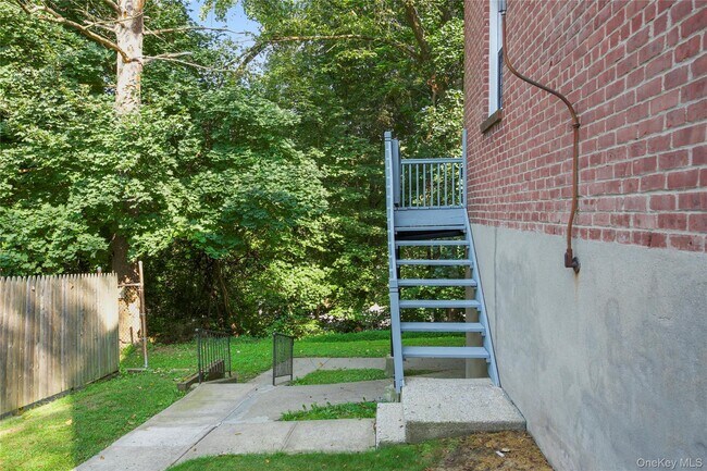 Building Photo - 101 Carpenter Ave