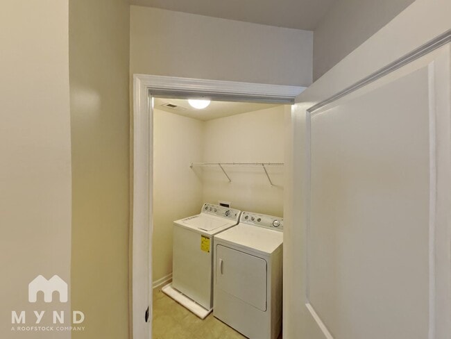 Building Photo - 7608 Red Mulberry Way