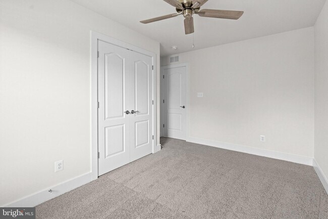 Building Photo - 116 Rose Ct
