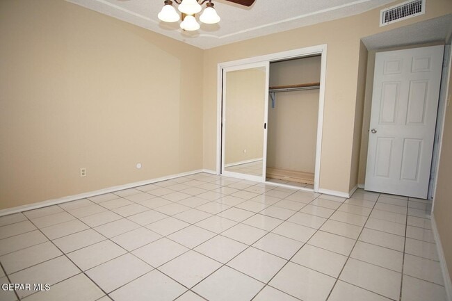 Building Photo - 10551 Kinross Ave