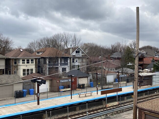 Building Photo - 4618 N Sacramento Ave