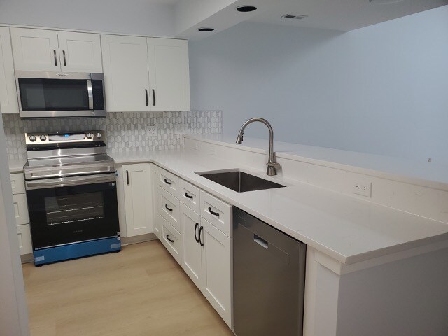 Building Photo - 6032 Inland Greens Dr