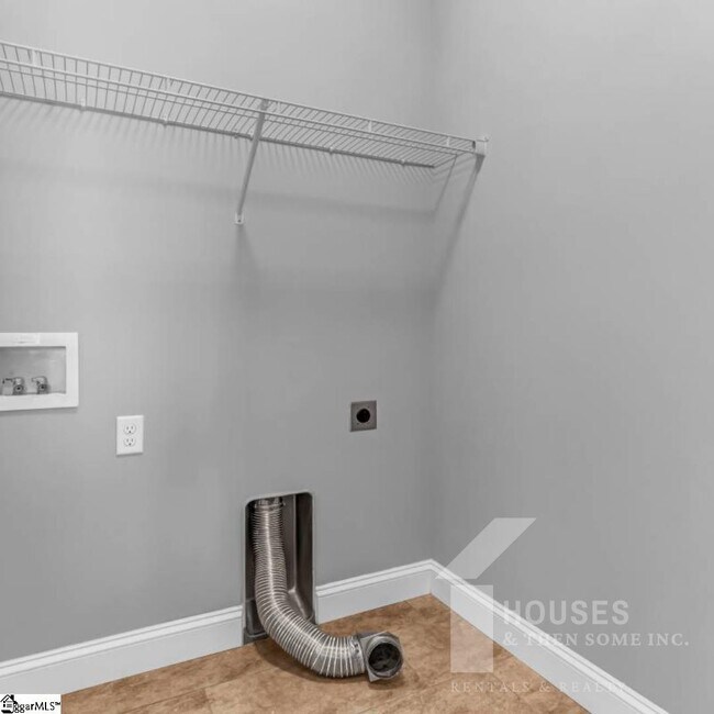 Building Photo - 8 Jackson Parc Ct