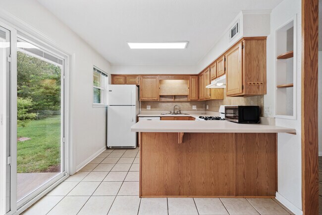 Building Photo - 850 W Kelley St