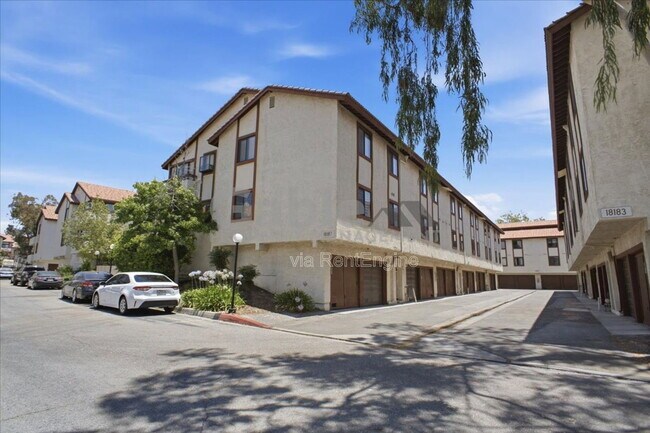 Building Photo - 18187 W Sundowner Way
