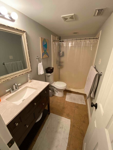 Building Photo - 73639 Diamondhead Dr N