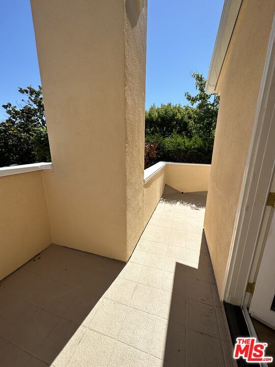 Building Photo - 623 Palisades Ave