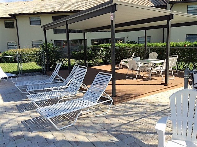 Building Photo - Venice, FL Mission Lakes 2BR/2BA Condo Located Just Off-Island