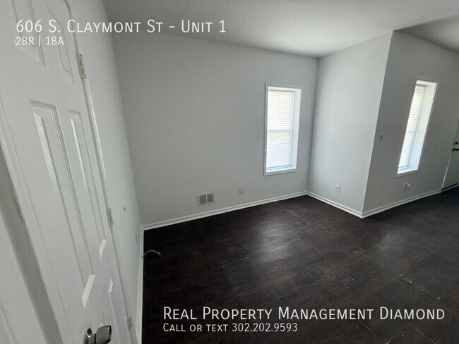 Building Photo - 606 S Claymont St