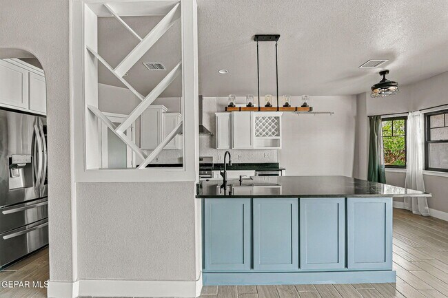 Building Photo - 14420 Navajo Point Dr