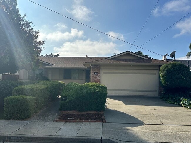 Primary Photo - Nice home in South Livermore