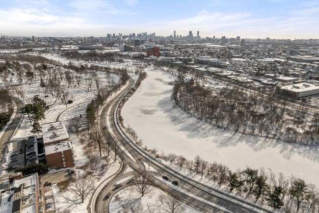 Building Photo - 231 Coolidge Ave