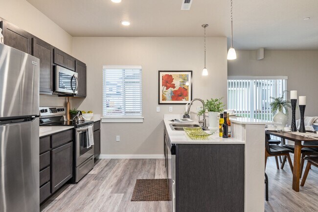 Building Photo - Wilson Creek Townhomes! Move In By 7/31 & ...