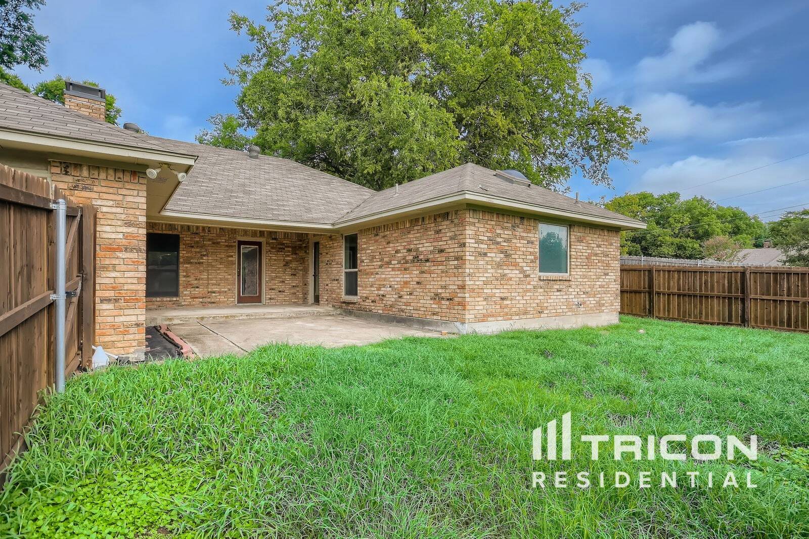 Building Photo - 420 Hillcroft Cir