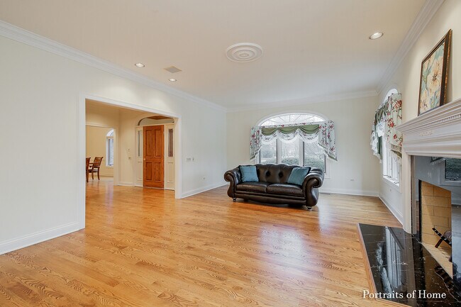 Building Photo - 1115 Bridgeview Ln