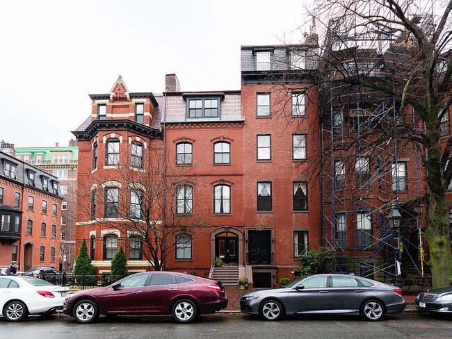 Building Photo - 105 Marlborough St