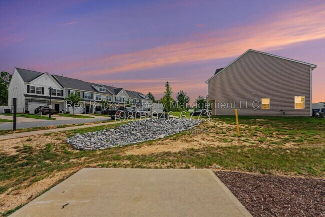 Building Photo - 3912 Townes Blvd