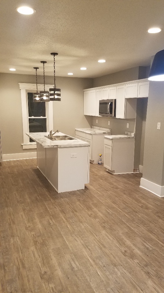 Building Photo - 312 SW Pleasant St