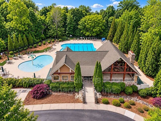 Building Photo - 7517 Henson Forest Dr