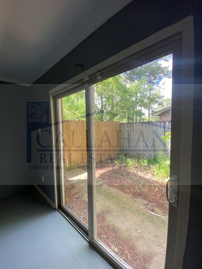 Building Photo - Jacksonville Foxwood Home