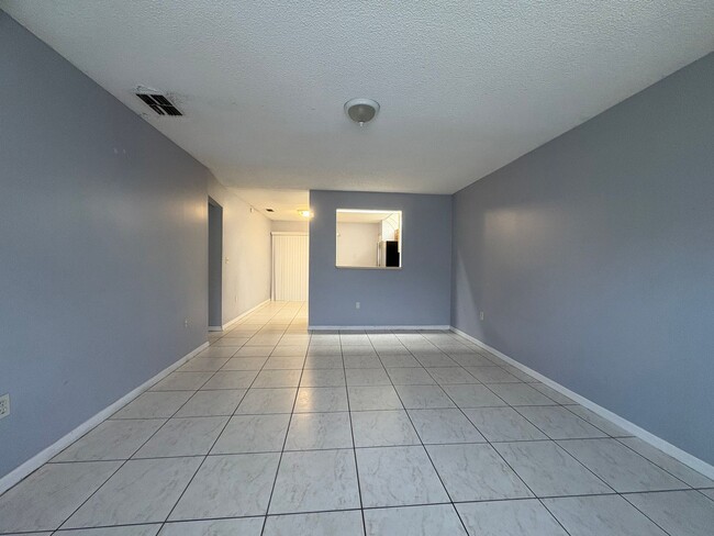 Building Photo - 332 Caldbeck Way