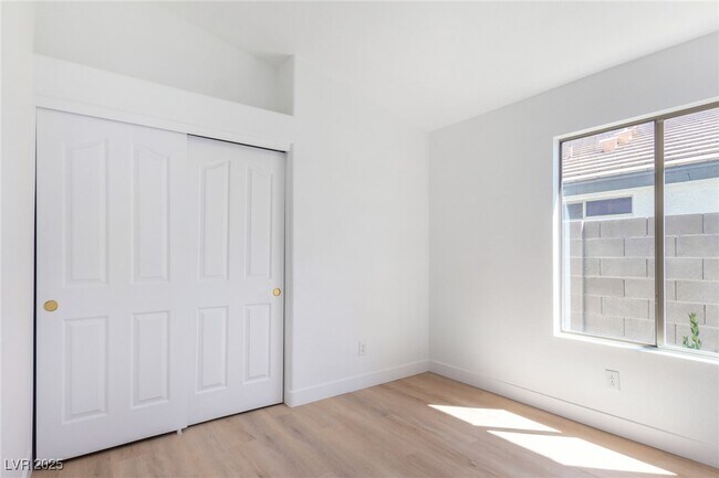 Building Photo - 10482 Clarion River Dr