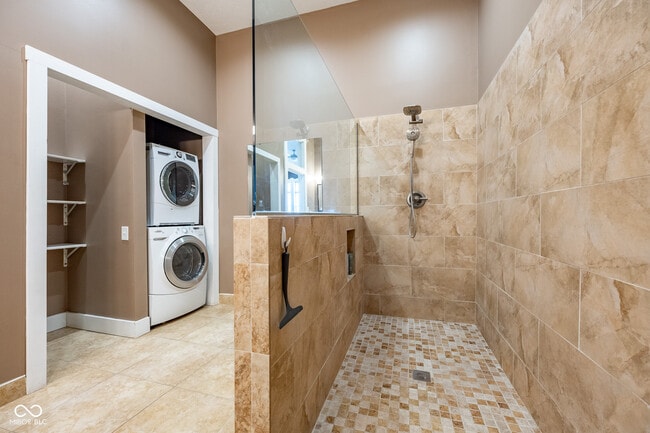 Building Photo - 12 E Washington St