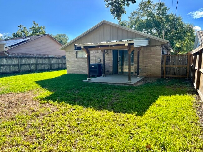 Building Photo - 2521 S Pearland Ave