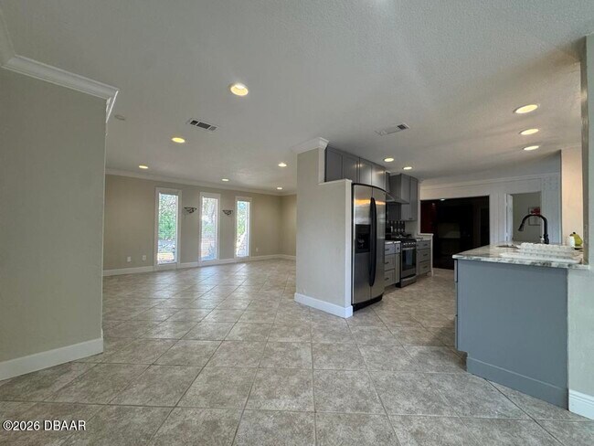 Building Photo - 190 Hidden Hills Dr