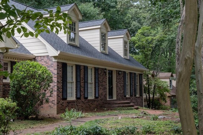 Building Photo - 2858 Livsey Dr