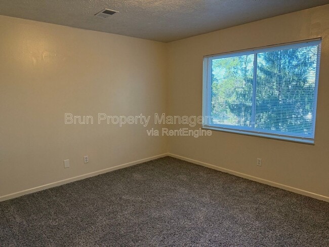 Building Photo - 1204 Glade Hill Dr