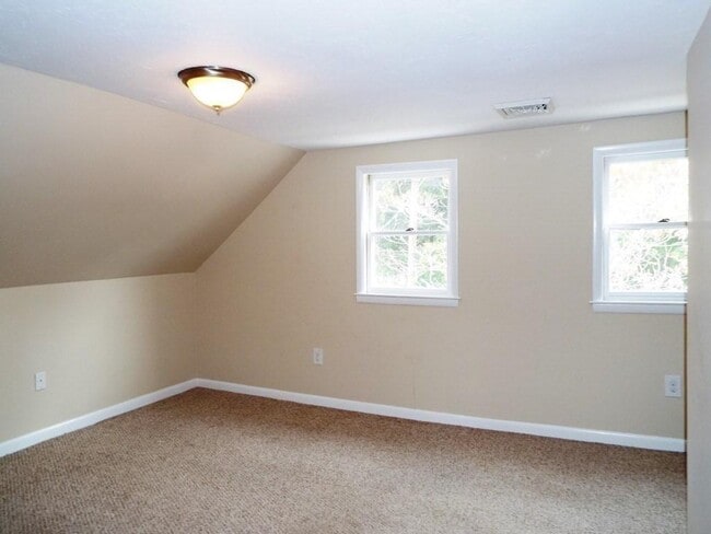 Building Photo - 60 Alpine Pl