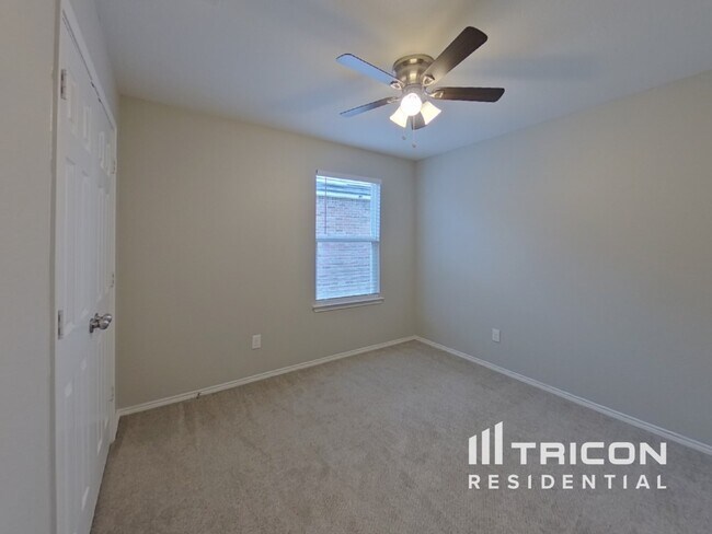 Building Photo - 10249 Pyrite Dr