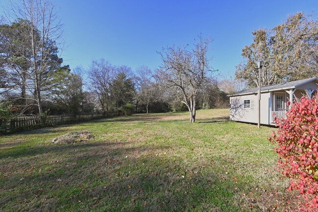 Building Photo - **WELL LOVED ONE LEVEL RANCH HOME WITH BEA...