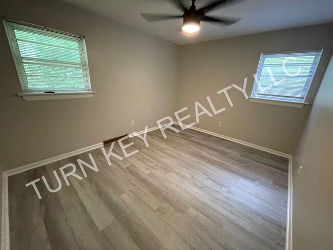 Building Photo - House for rent in Gardendale