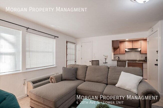 Building Photo - 4 20th Ave S