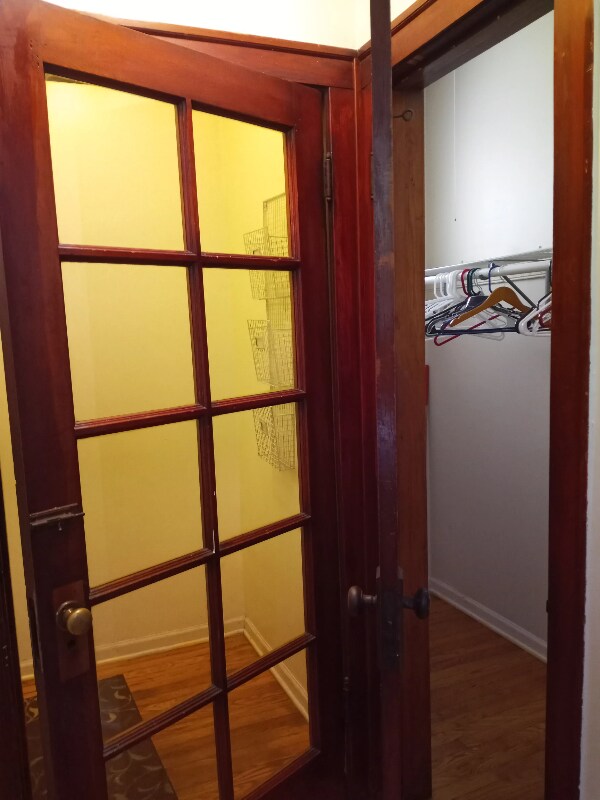 Building Photo - 1546 W Fry St