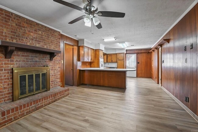 Building Photo - 839 Greg Dr