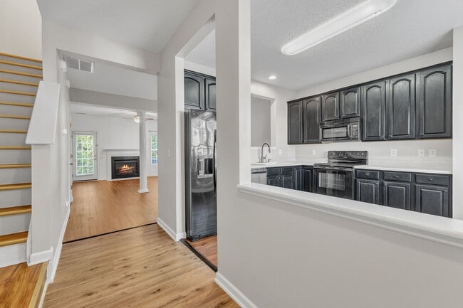 Building Photo - 3 Bedroom Brick Front Carraige Downs Townh...