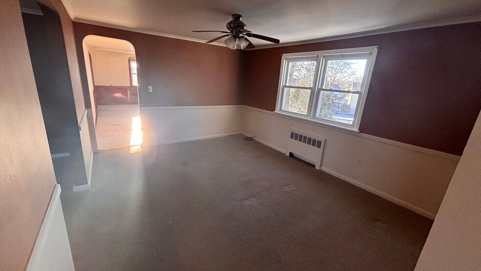 Dining room - 870 Louisa St