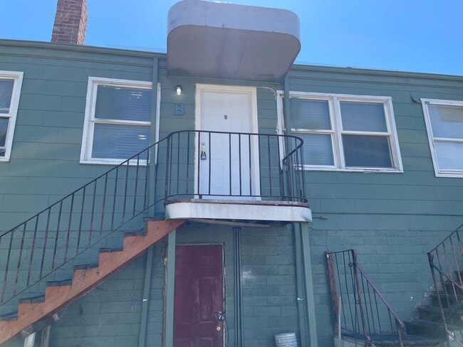 Primary Photo - Newly Renovated-1 Bedroom 1 Bath Upstairs ...