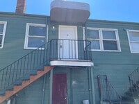 Building Photo - Newly Renovated-1 Bedroom 1 Bath Upstairs ...