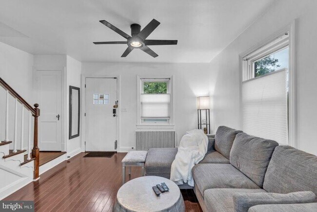 Primary Photo - 3310 Elbert St