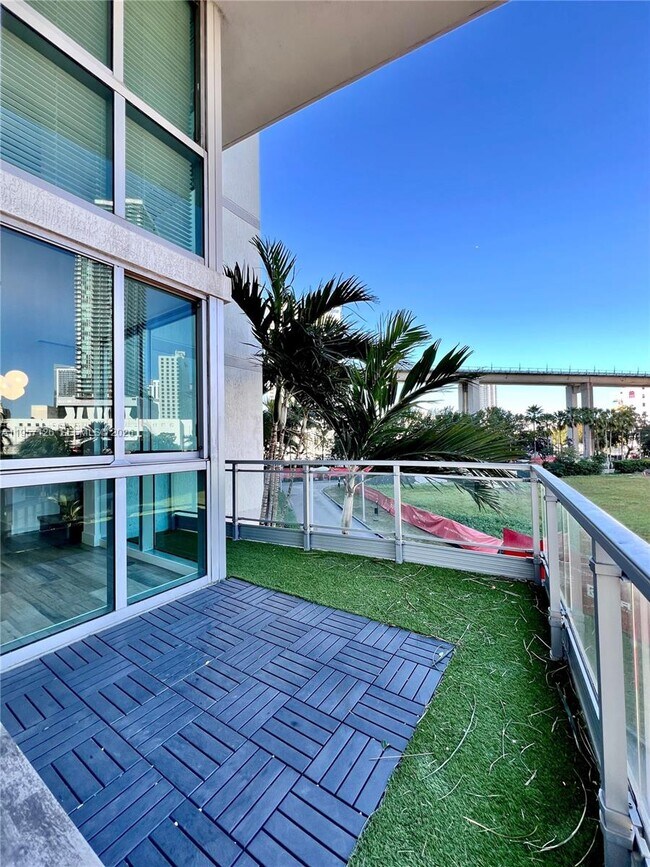 Building Photo - 90 SW 3rd St