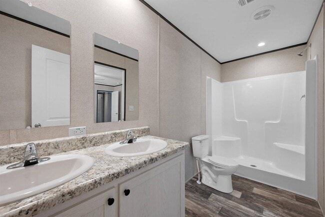 Building Photo - 309 W Buell Dr