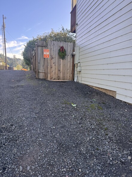 Welcome Home - 438 10th Ct