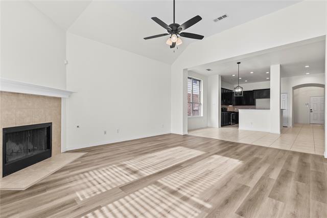 Building Photo - 2698 Lake Ridge Dr