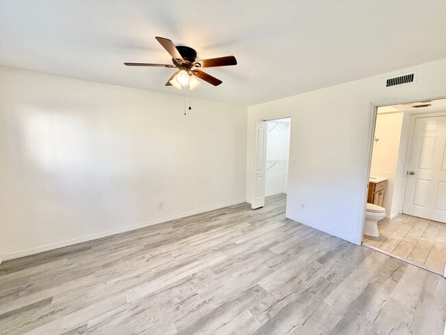 Building Photo - **LELY COUNTRY CLUB** 2 BED + LOFT / 2 BAT...