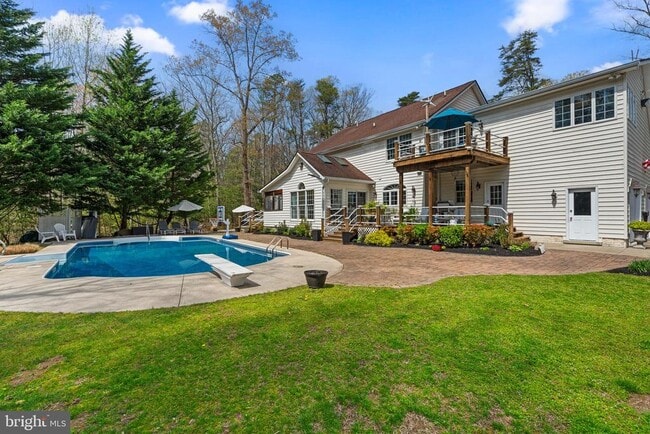 Building Photo - 301 Sturtons Ln