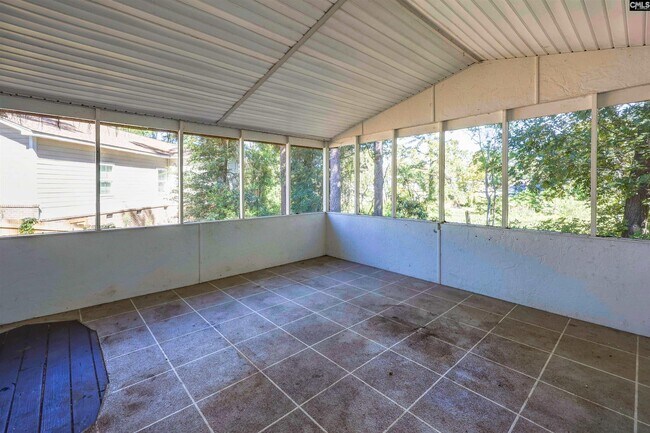 Building Photo - 1405 Parkdale Dr